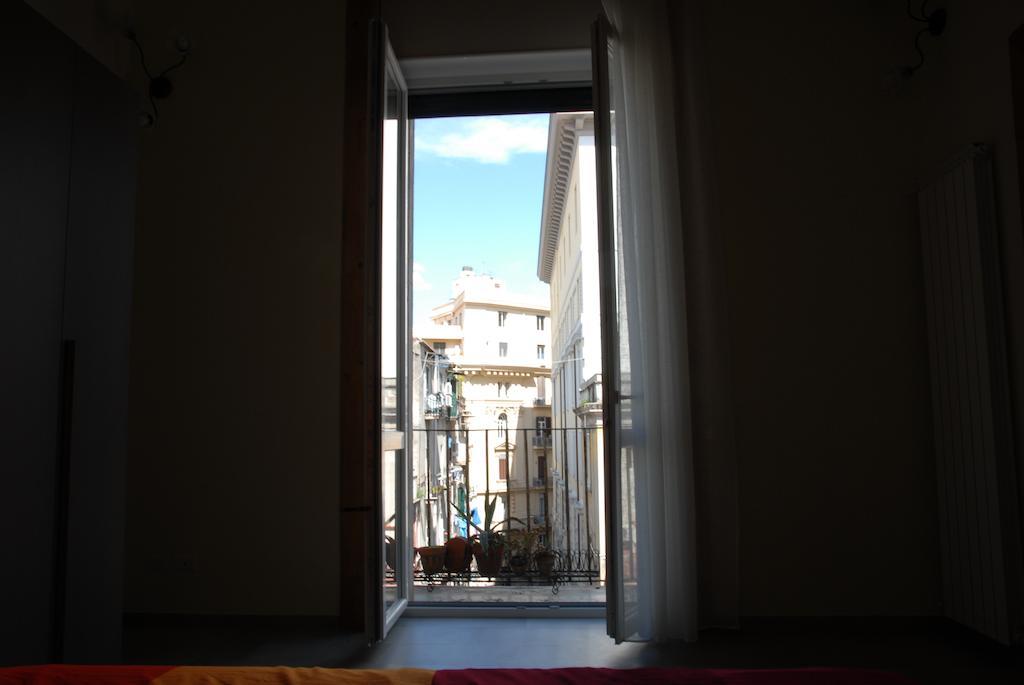 La Fontana Di Rua Catalana Apartment Naples Luaran gambar